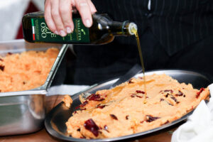 condimento con olio extravergine di oliva